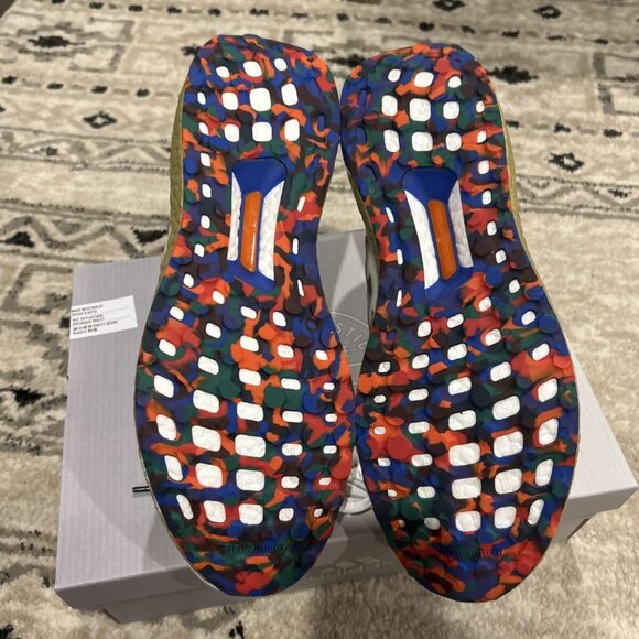 Ultraboost 5.0 DNA Title Sneakers Women's Size 12 White/ Gold HP7425 - Picture 6 of 7